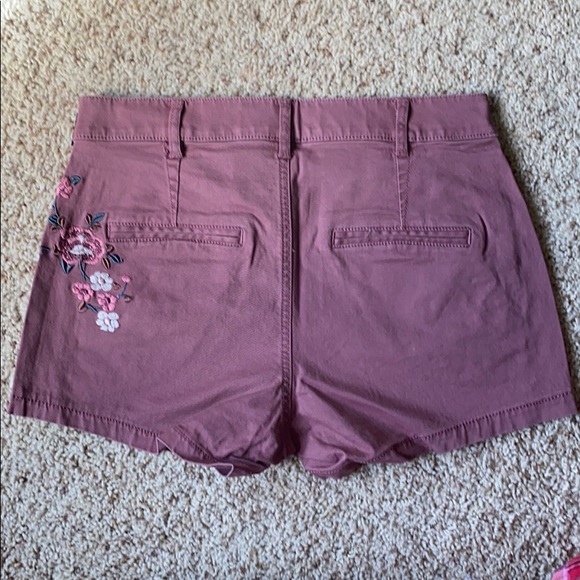 NWT Embroidered floral pink twill shorts - Picture 3 of 4